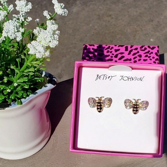 Betsey Johnson NWT  Bumble Bee Stud Earrings - Picture 6 of 9